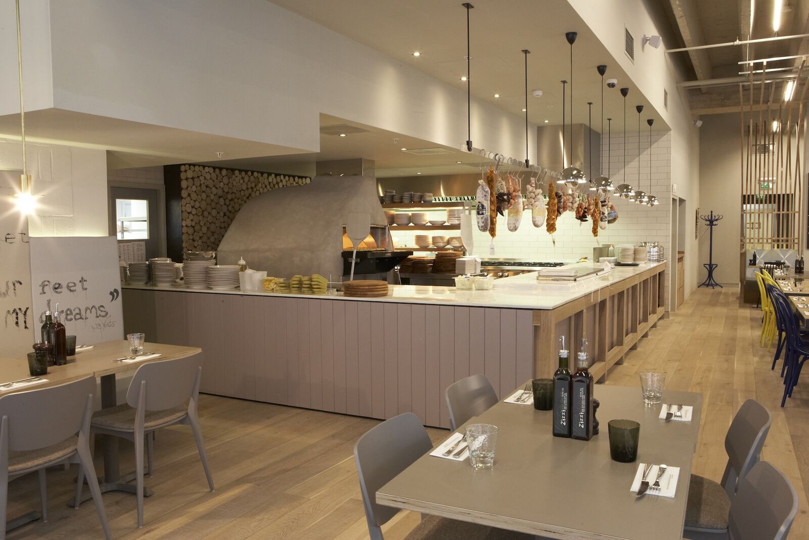 Zizzi Shrewsbury — feature bar and back-bar in period building