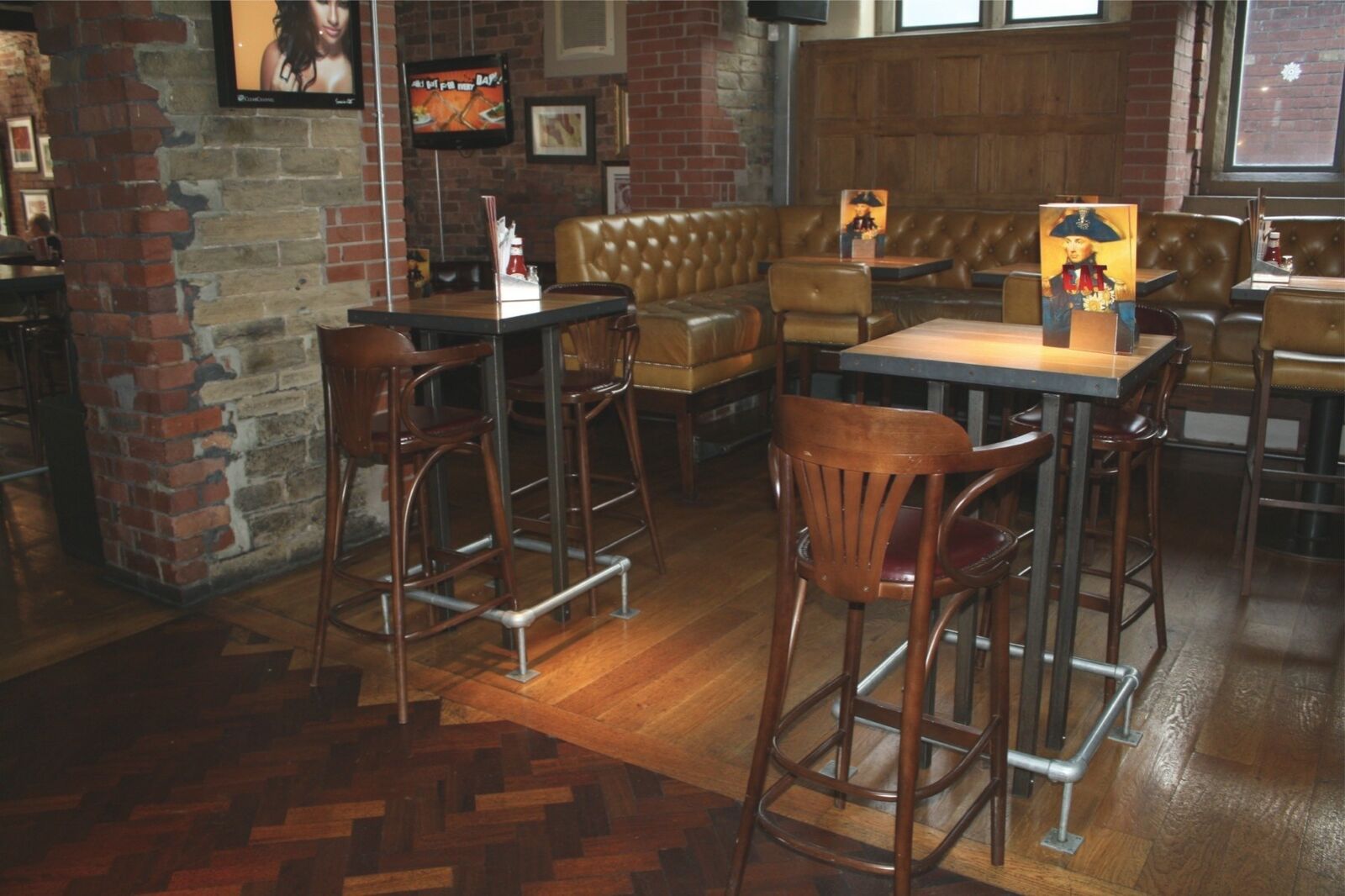 Revolution Huddersfield — decorative finishes and feature ceiling