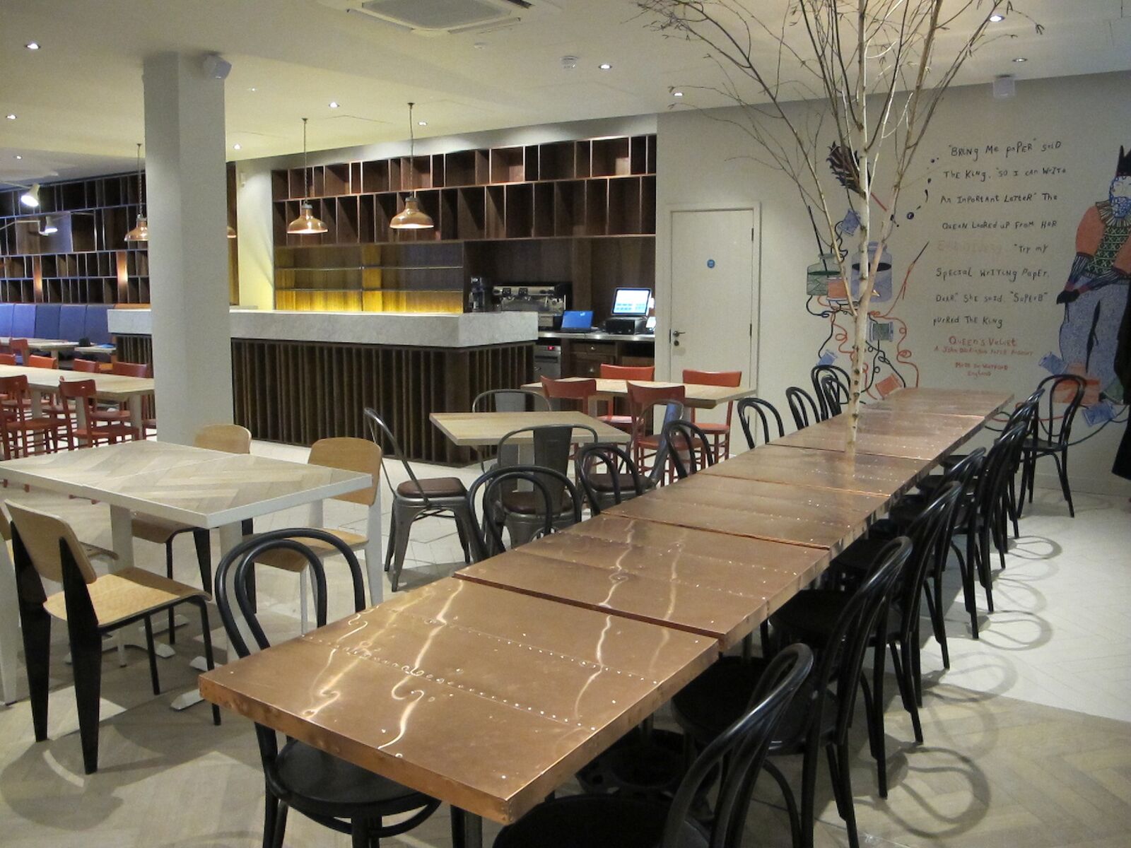 Zizzi Watford — bespoke bar counter and back-bar joinery