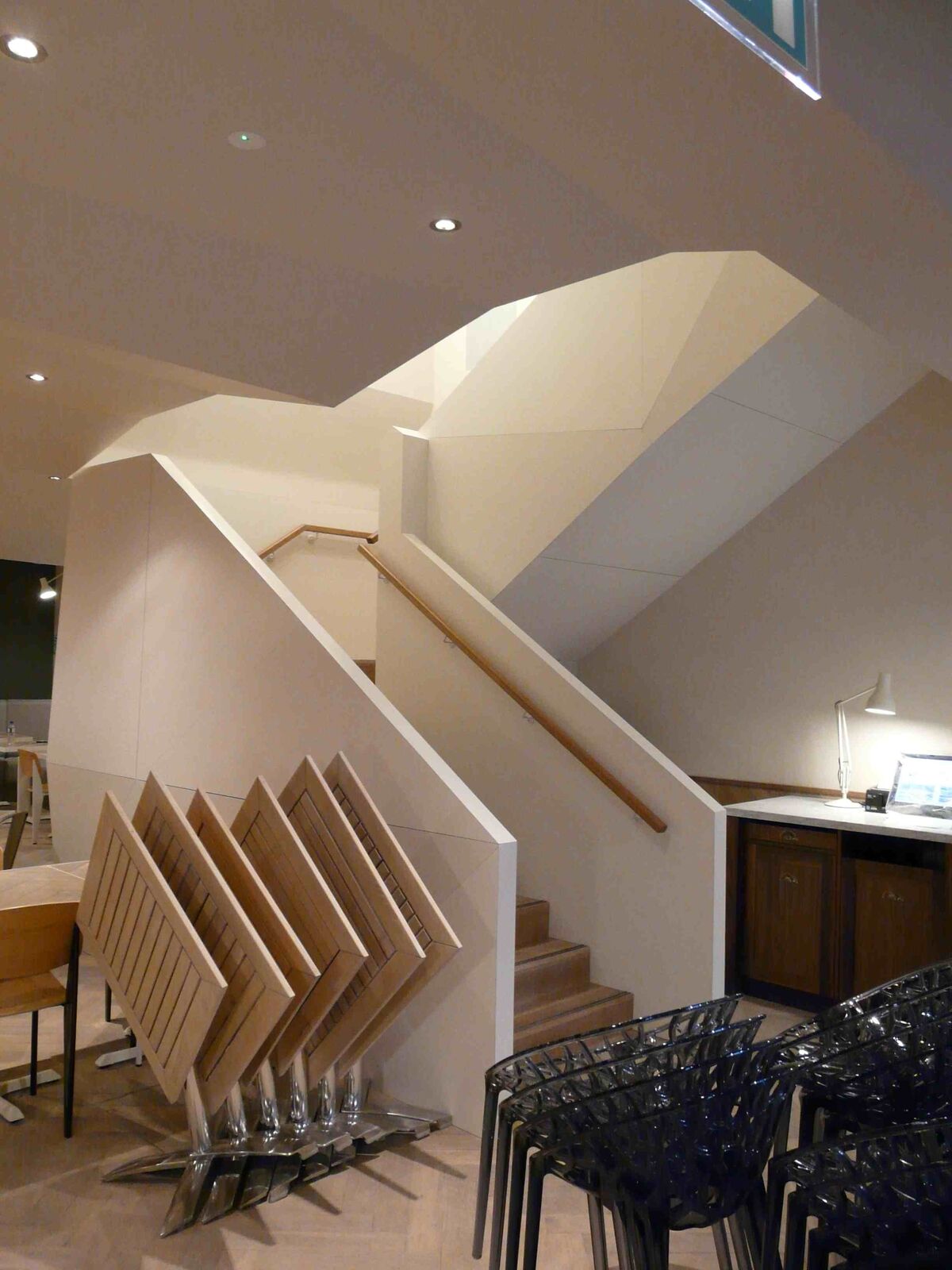 Zizzi Watford — feature wall and decorative finishes