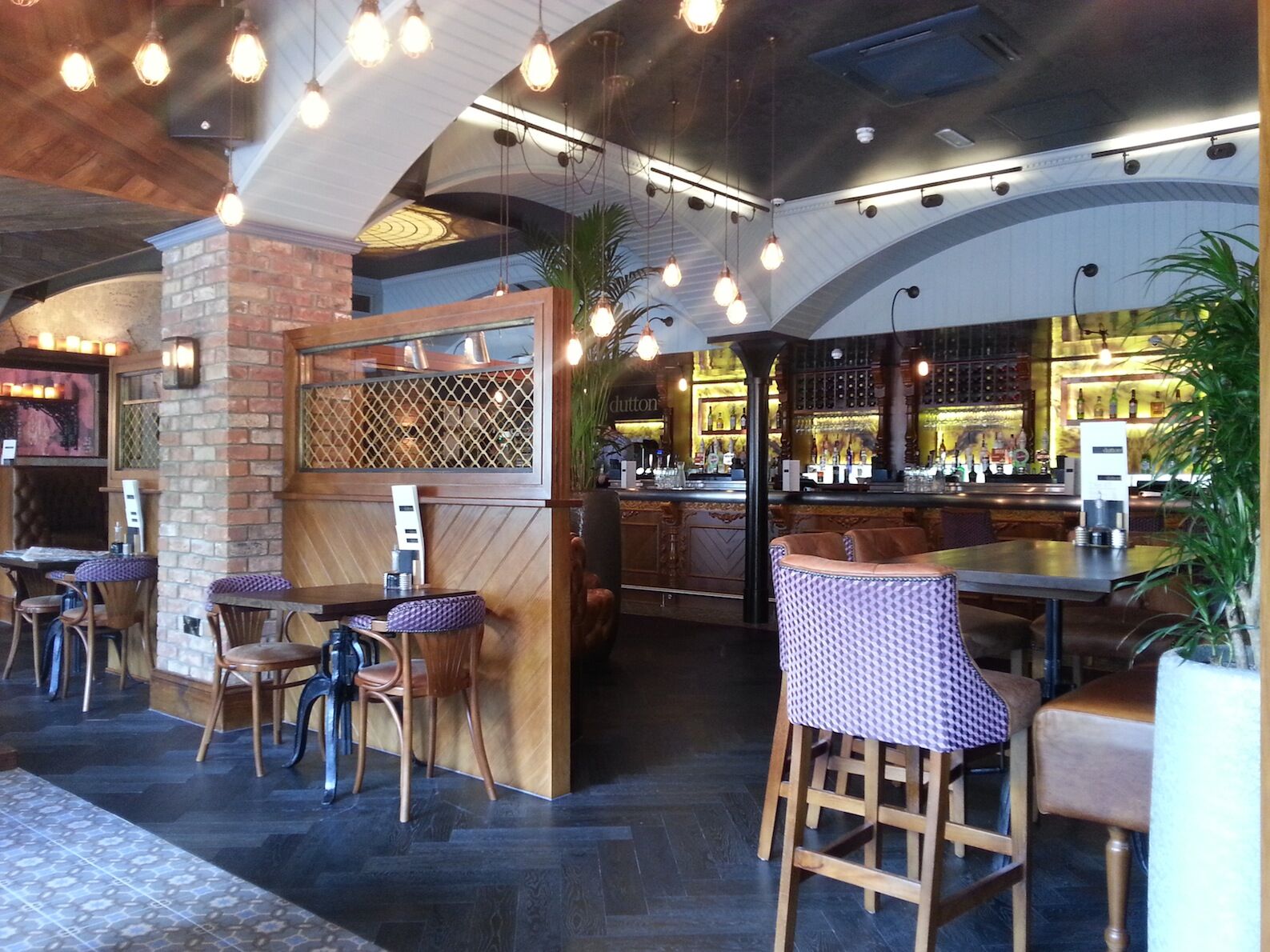 Duttons Albert Square Manchester bar and restaurant fit-out — heritage character with contemporary interior