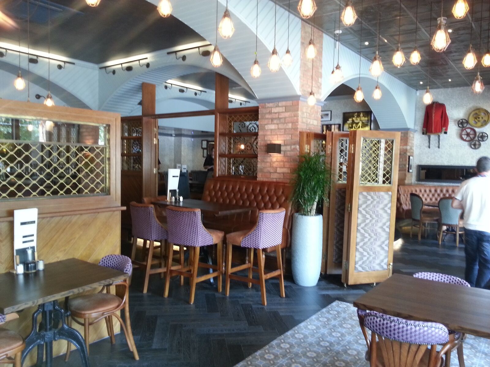 Duttons Manchester — feature bar joinery and back-bar display