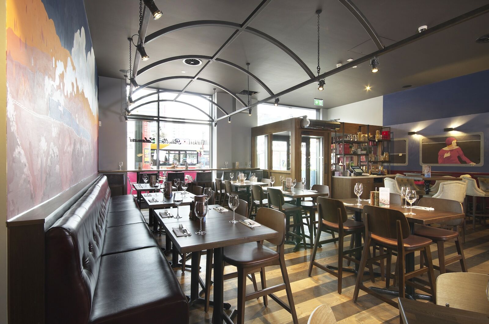 Zizzi Piccadilly Manchester — feature bar and back-bar installation