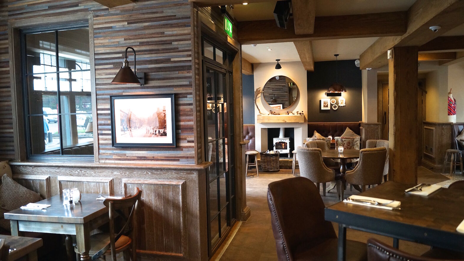 The Waggon Uppermill — traditional bar and back-bar joinery refurbishment